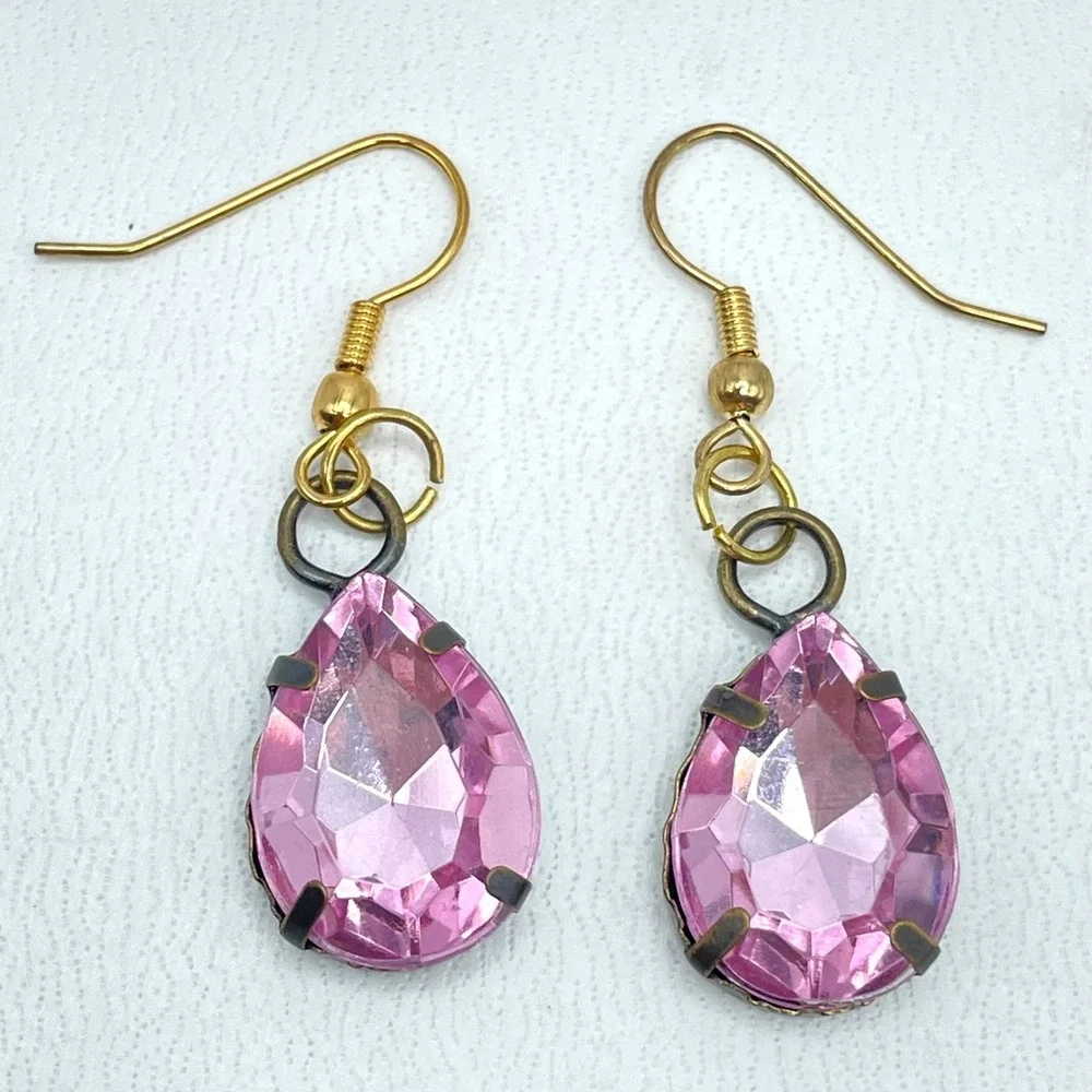VTG Gold-Tone Pink Faceted Rhinestone Glass Prong Teardrop Bead Dangle Earrings